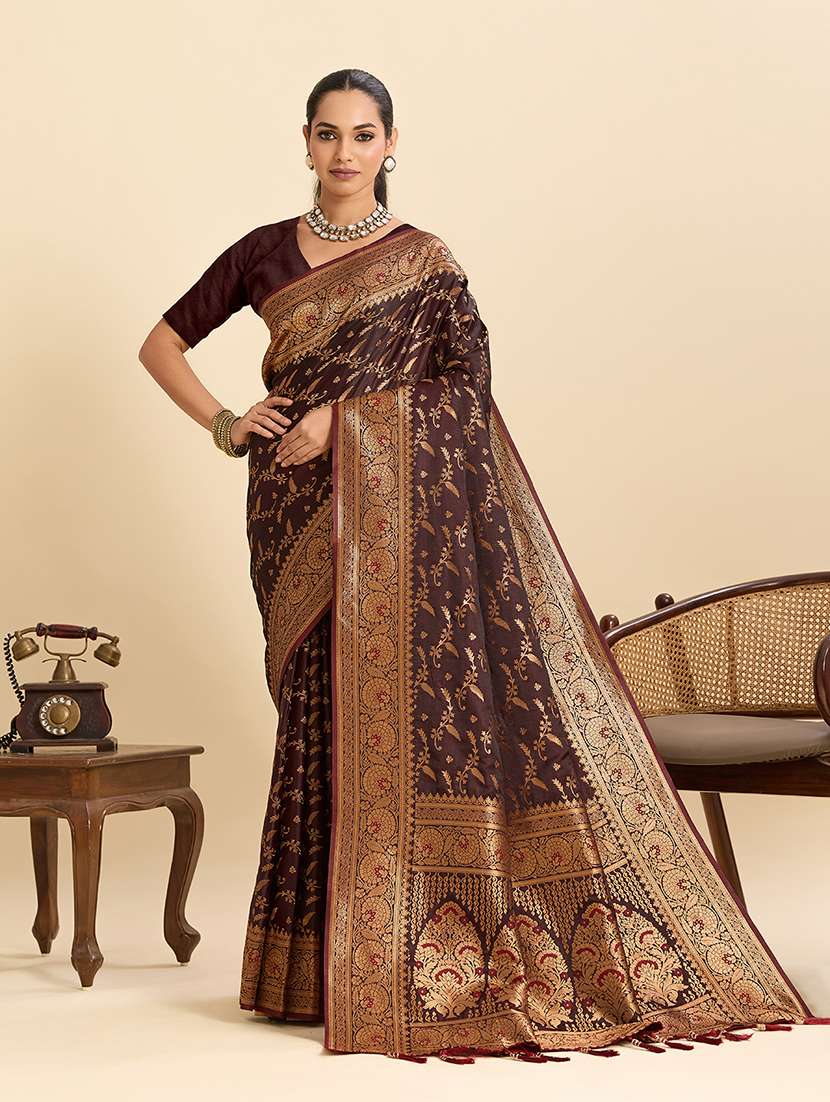 women self design banarasi saree with blouse