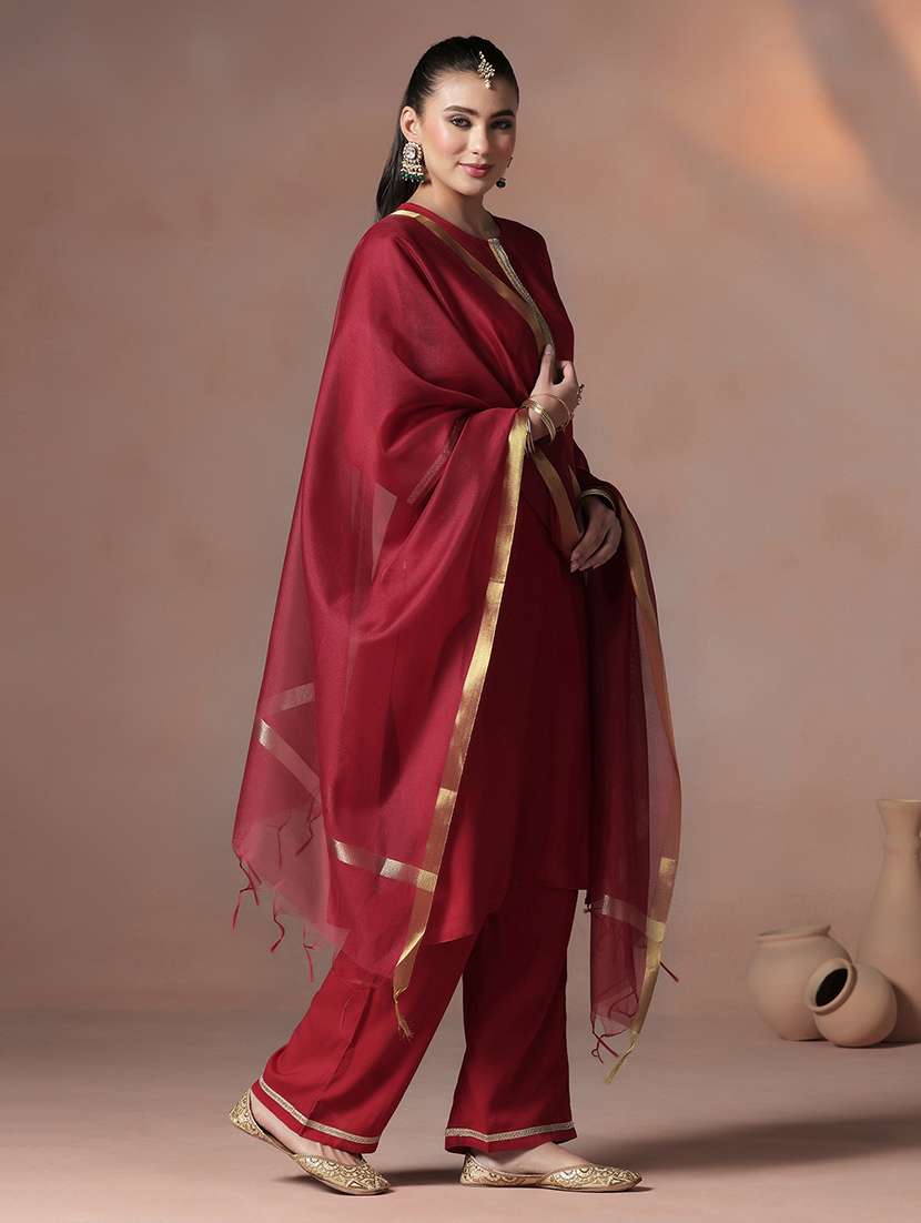 women red suit set - 22324116 -  Standard Image - 2