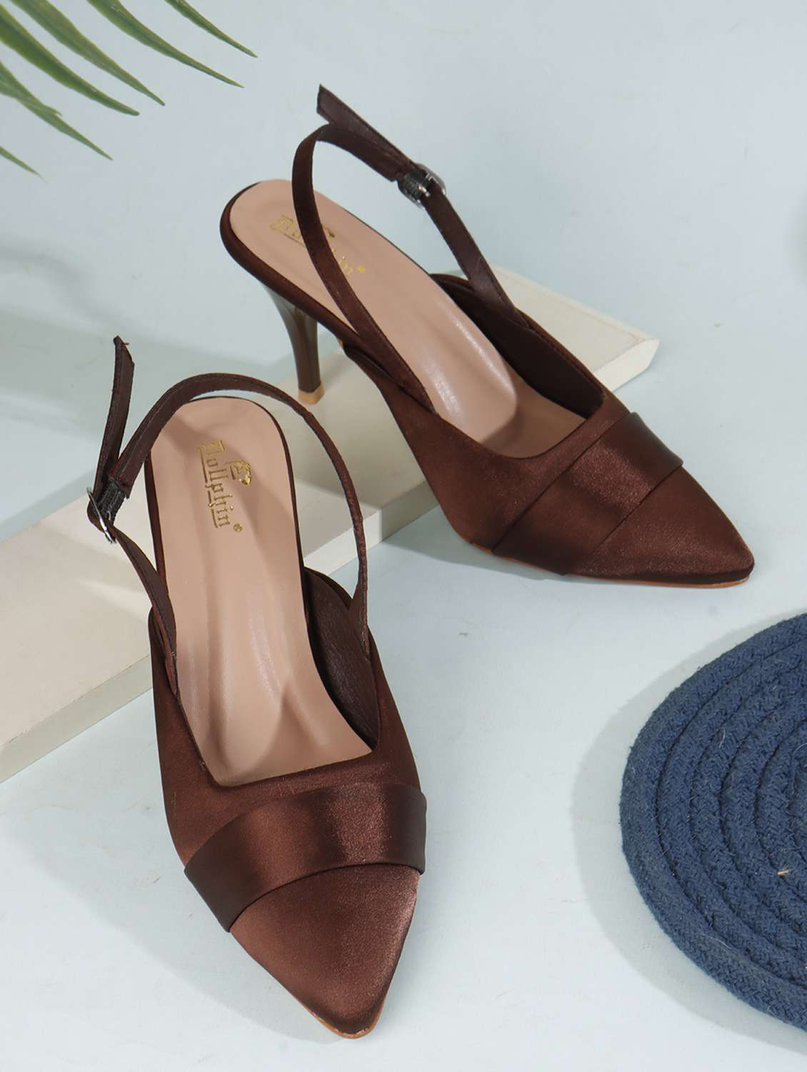 women solid slip on pump