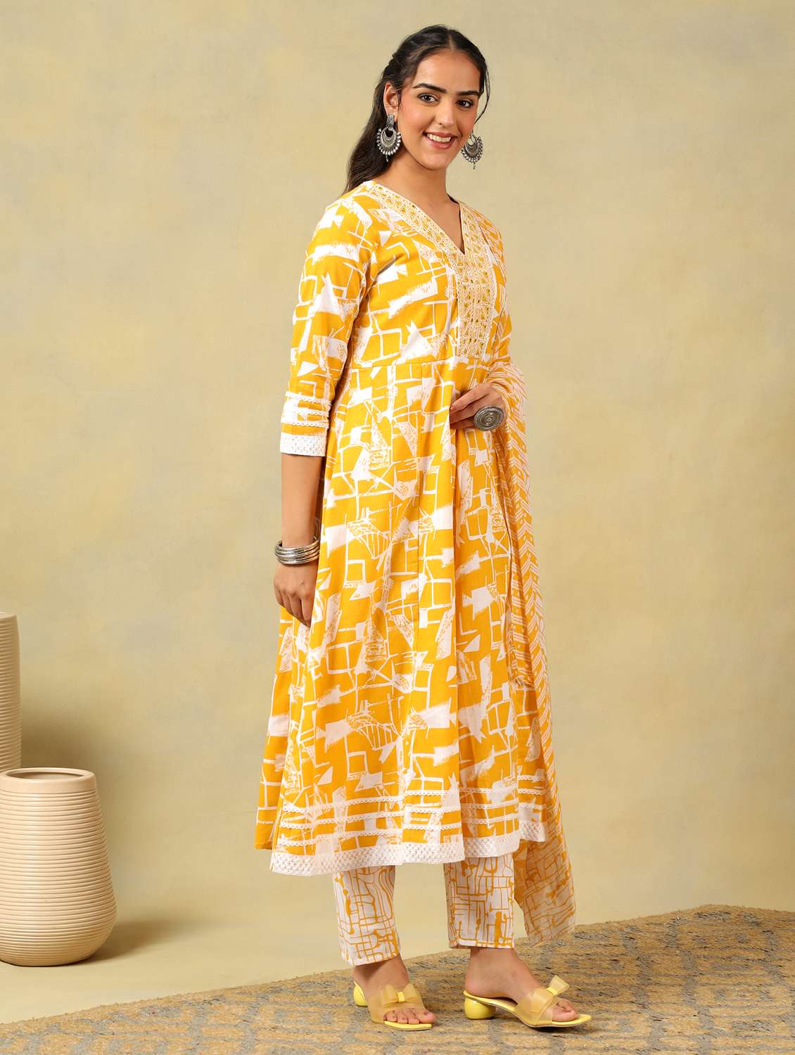 women printed three quarter sleeve kurta pant with dupatta set - 22326583 -  Standard Image - 2