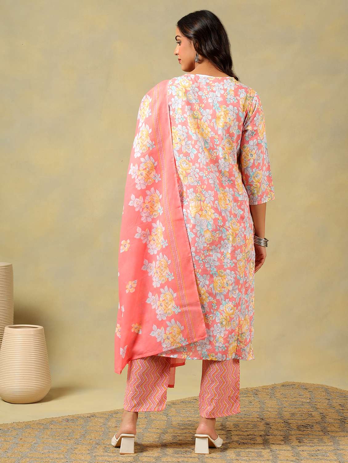 women floral v neck kurta pant with dupatta set - 22326614 -  Standard Image - 2