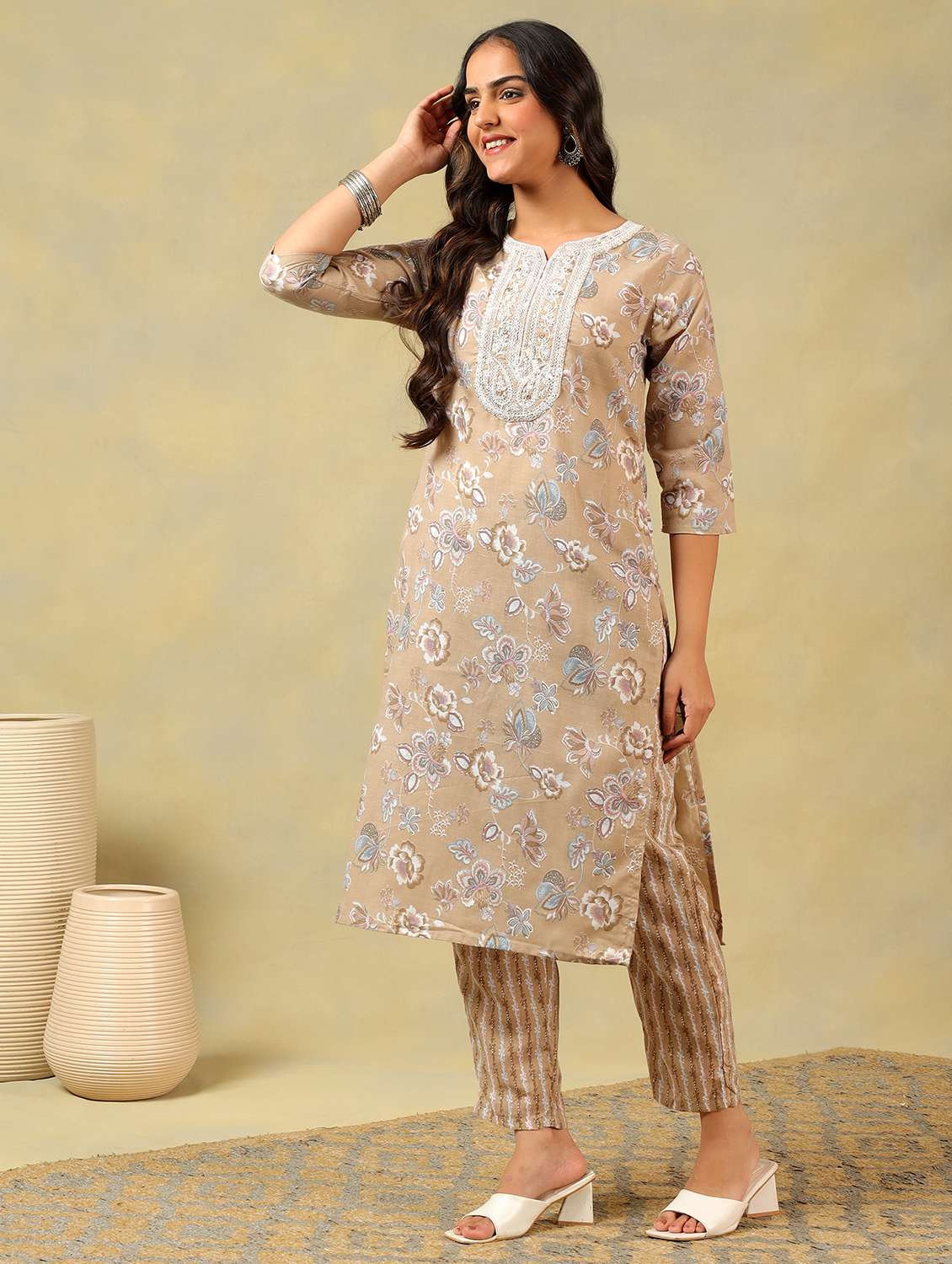 women floral notch neck kurta pant with dupatta set - 22326615 -  Standard Image - 2