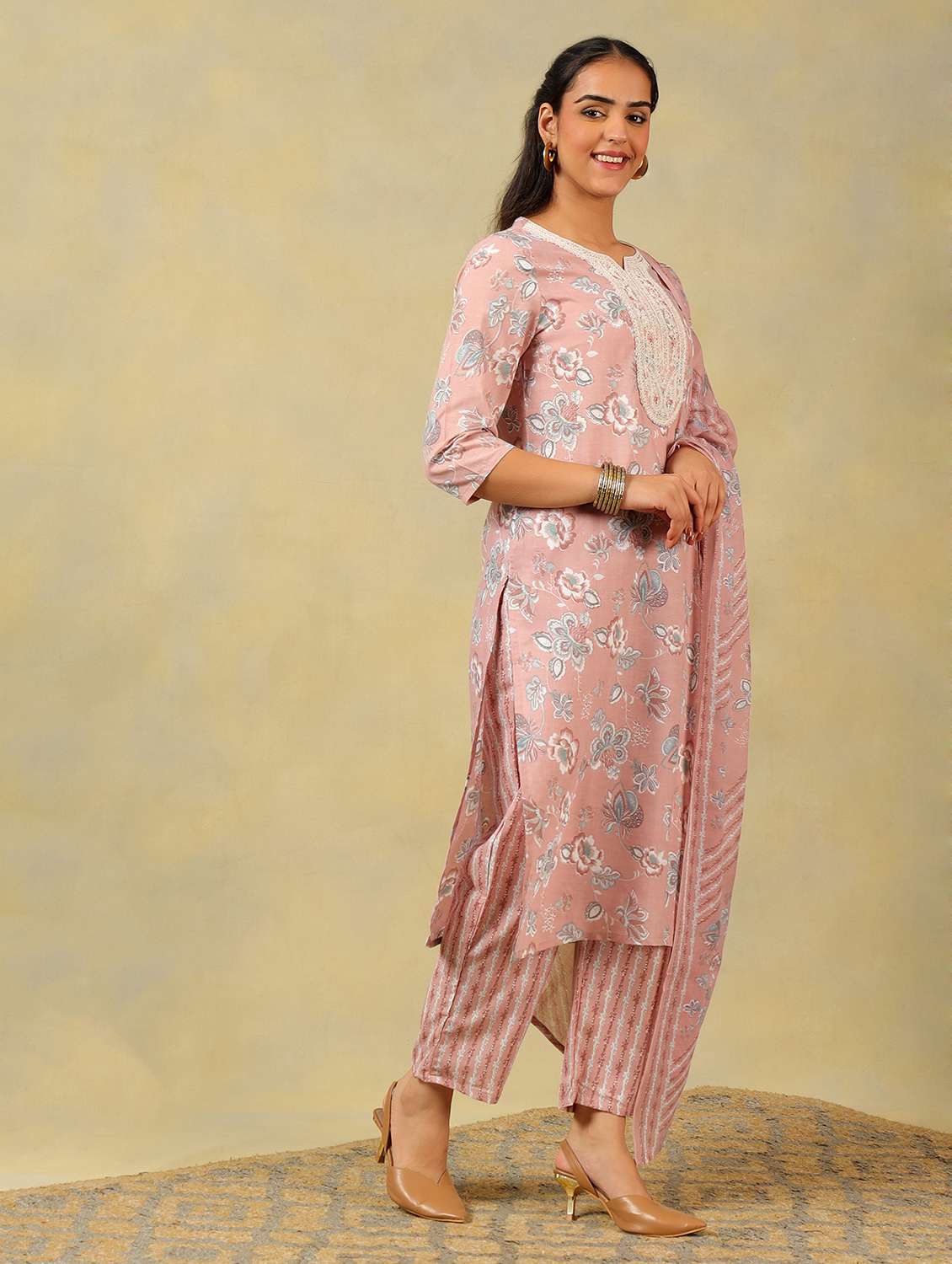 women floral notch neck kurta pant with dupatta set - 22326616 -  Standard Image - 2