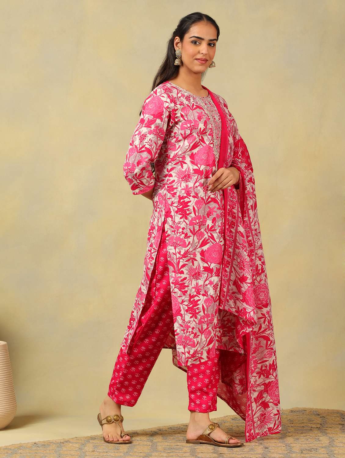 women floral three quarter sleeve kurta pant with dupatta set - 22326629 -  Standard Image - 2