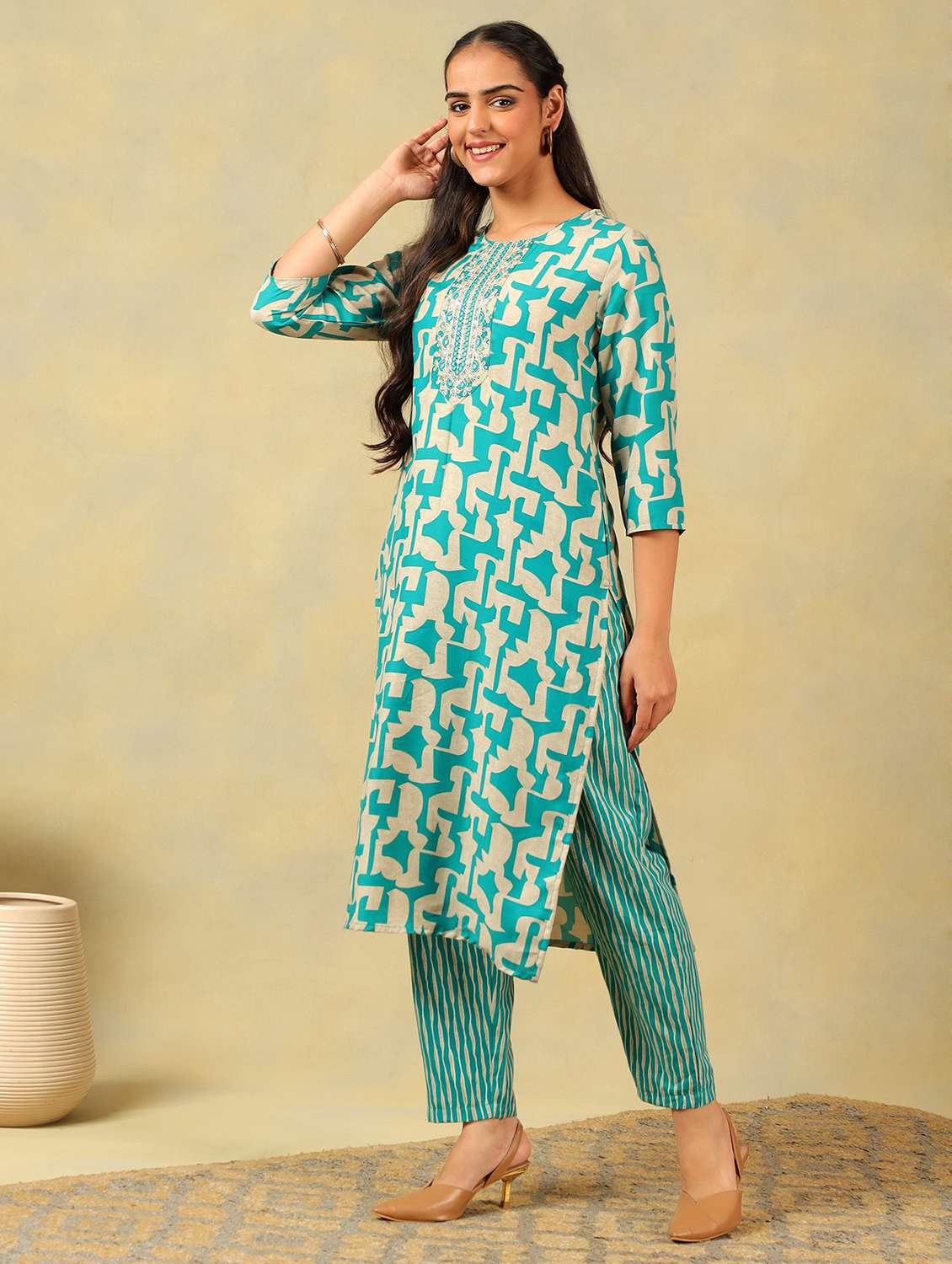 women abstract three quarter sleeve kurta pant with dupatta set - 22326631 -  Standard Image - 2