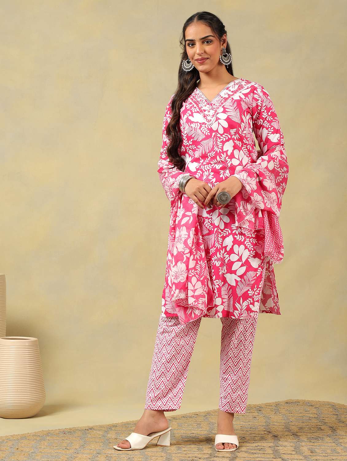 Women Printed Three Quarter Sleeve Kurta Pant With Dupatta Set - 22326642 -  Standard Image - 2