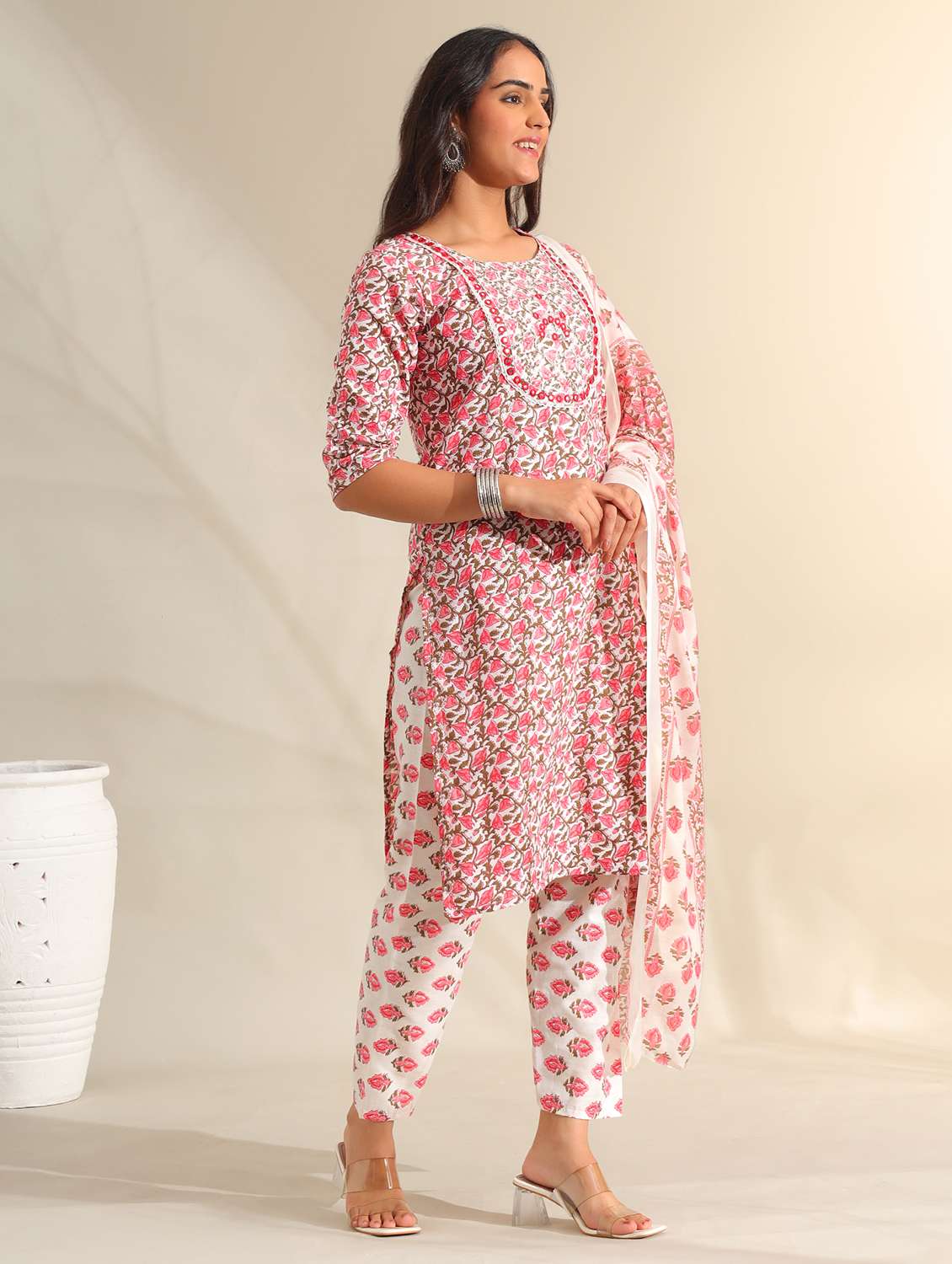 women floral round neck kurta pant with dupatta set - 22326644 -  Standard Image - 2