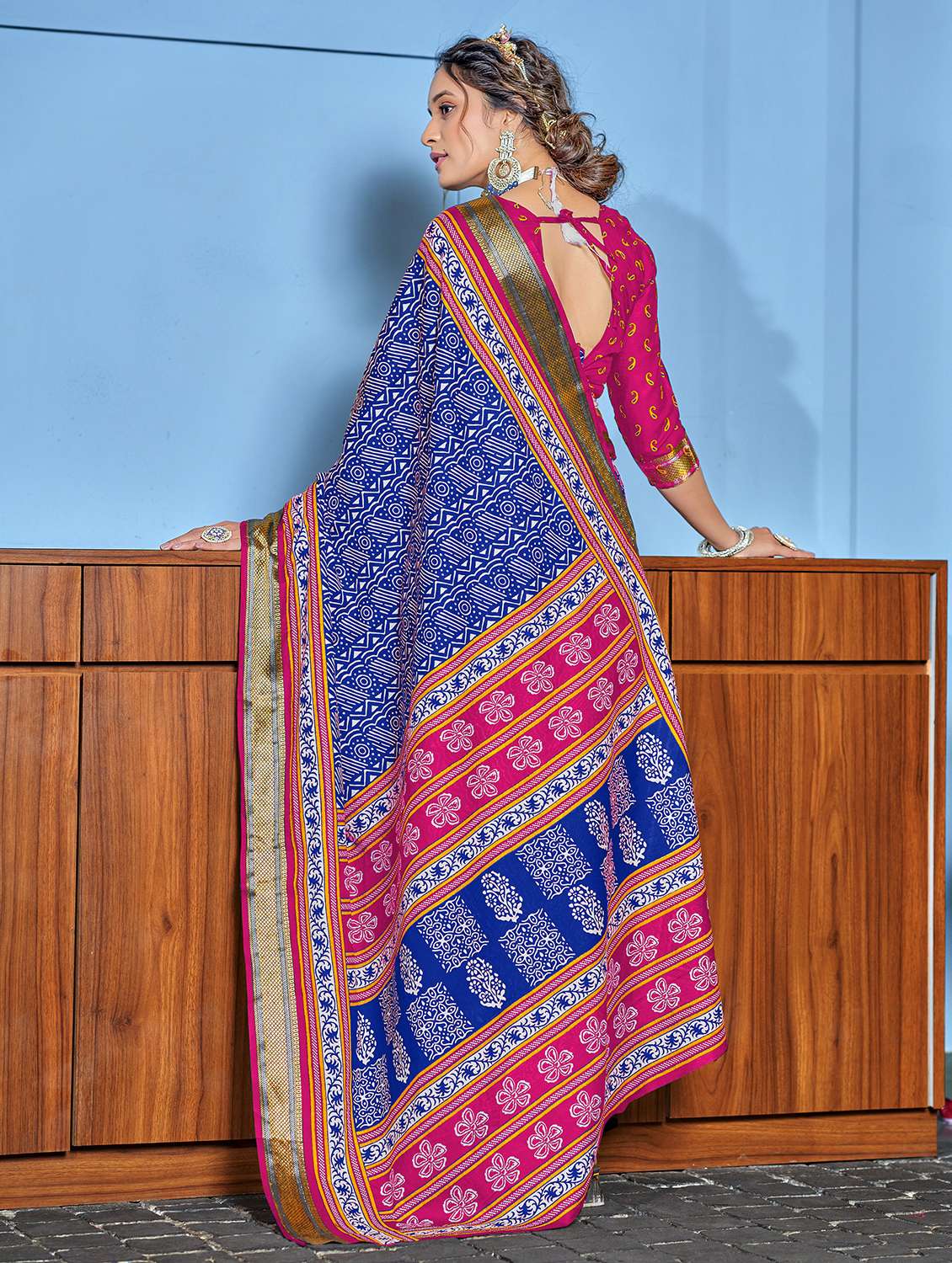 women printed casual wear saree with blouse - 22328665 -  Standard Image - 2
