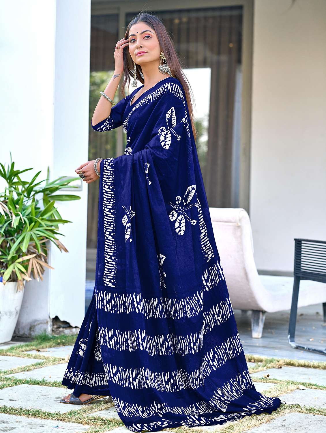 women printed casual wear saree with blouse - 22328688 -  Standard Image - 2