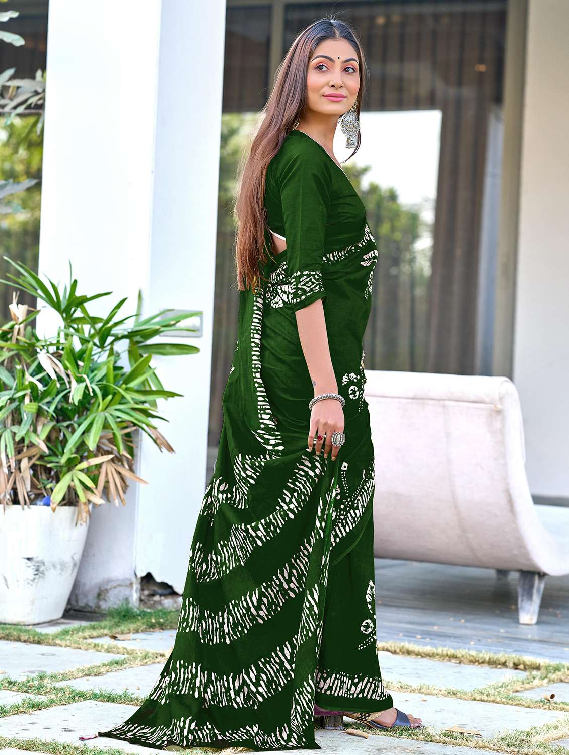 Women Printed Casual Wear Saree With Blouse - 22328689 -  Standard Image - 2