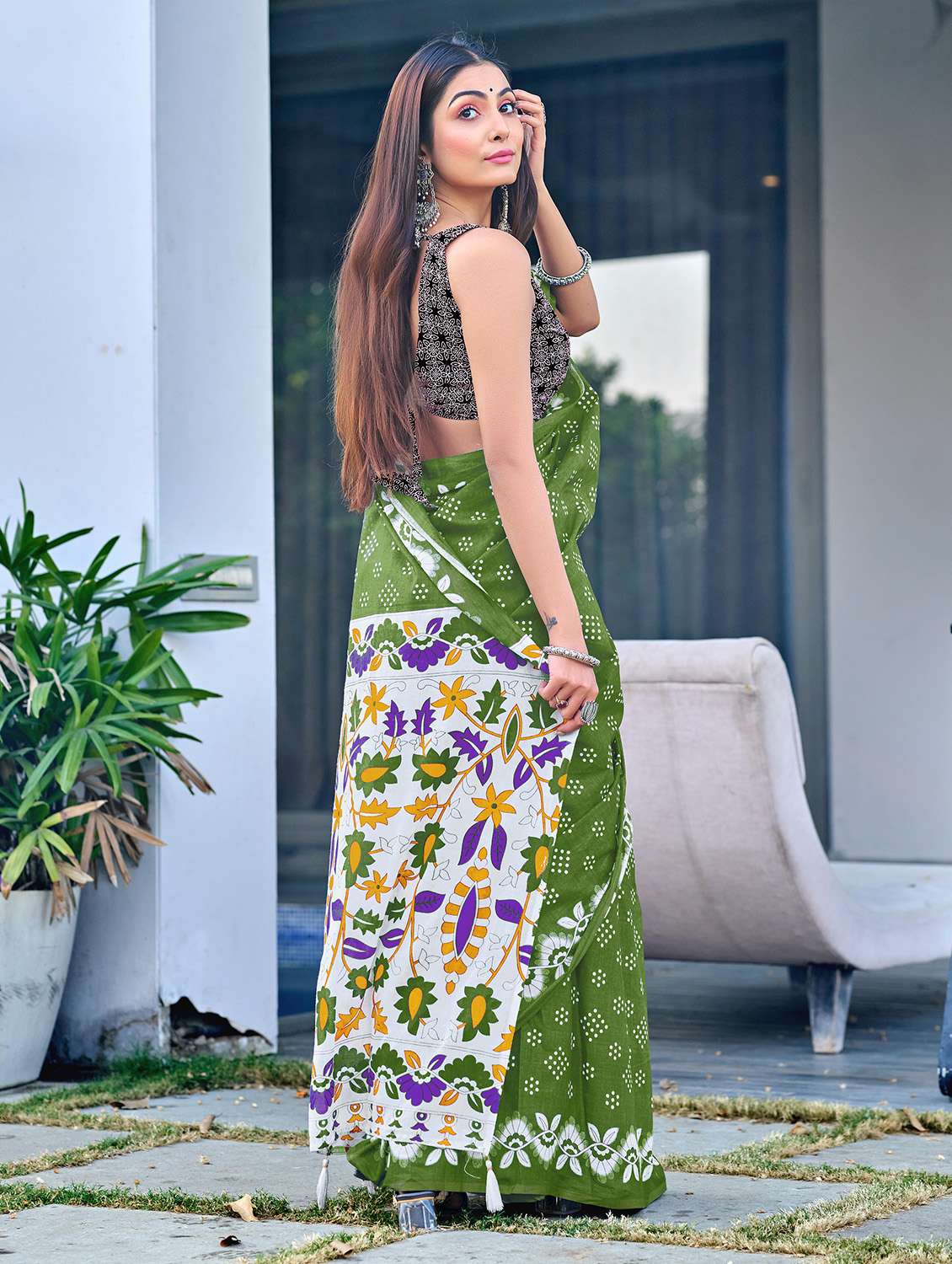 women printed casual wear saree with blouse - 22328701 -  Standard Image - 2