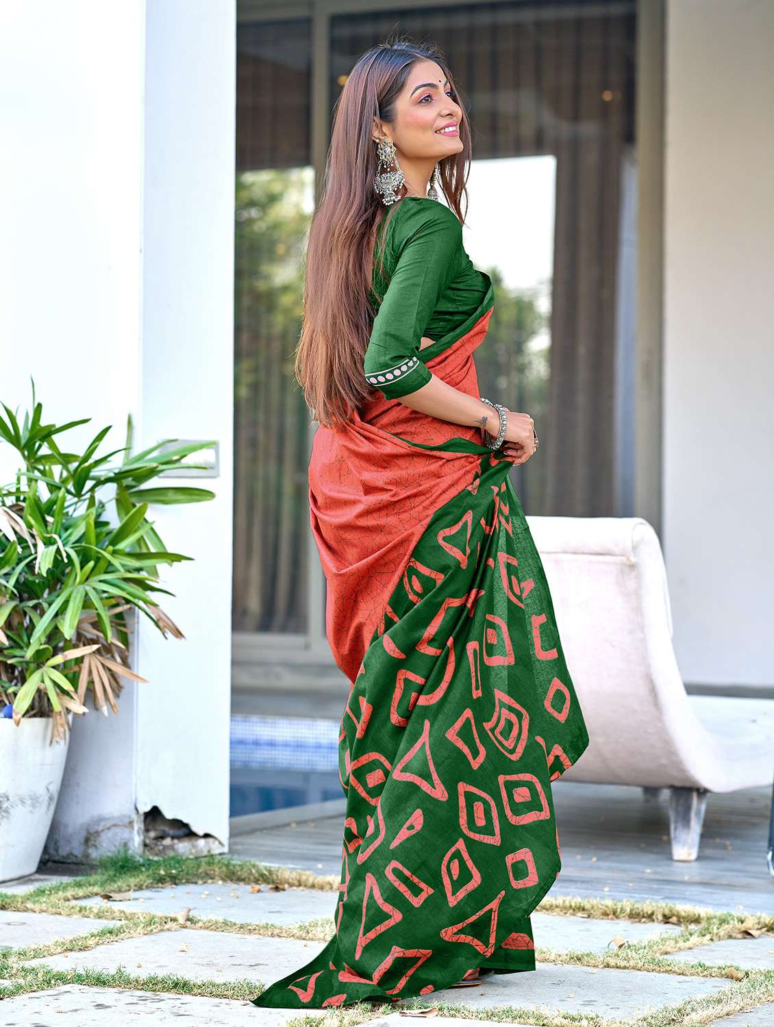 women printed casual wear saree with blouse - 22328704 -  Standard Image - 2