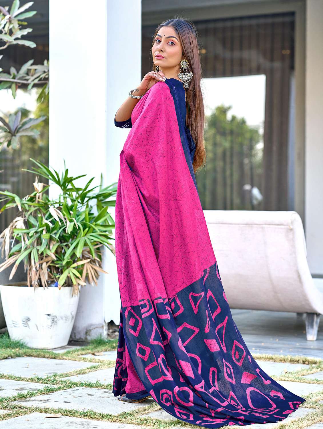 women printed casual wear saree with blouse - 22328705 -  Standard Image - 2