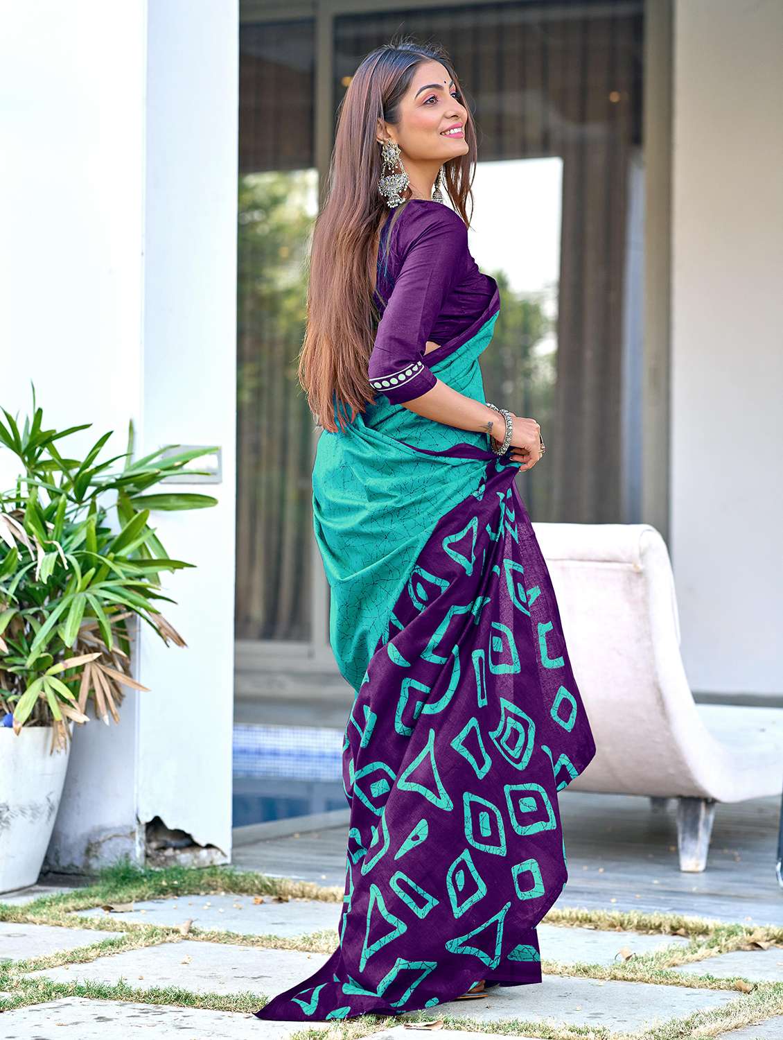 Women Printed Casual Wear Saree With Blouse - 22328706 -  Standard Image - 2