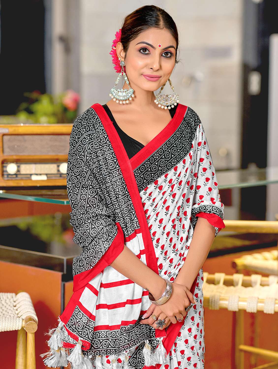 women printed casual wear saree with blouse - 22328708 -  Standard Image - 2