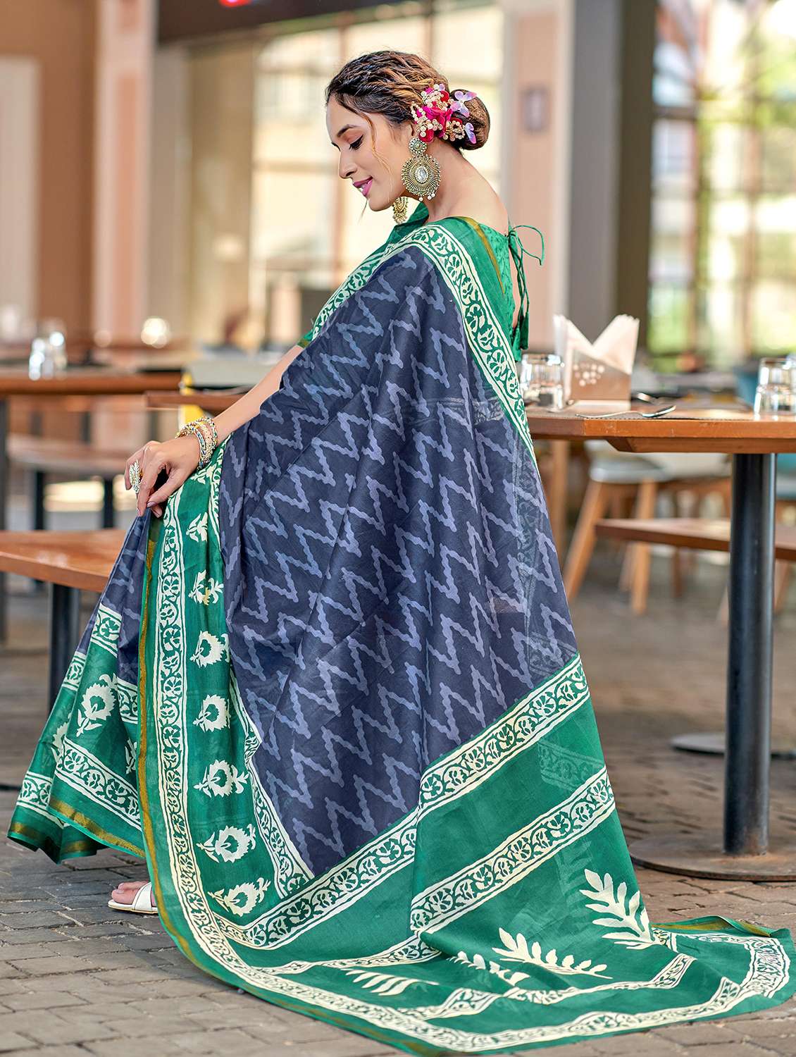 women printed casual wear saree with blouse - 22328730 -  Standard Image - 2