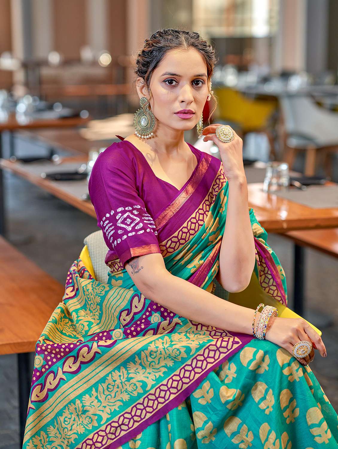 women printed casual wear saree with blouse - 22328733 -  Standard Image - 2