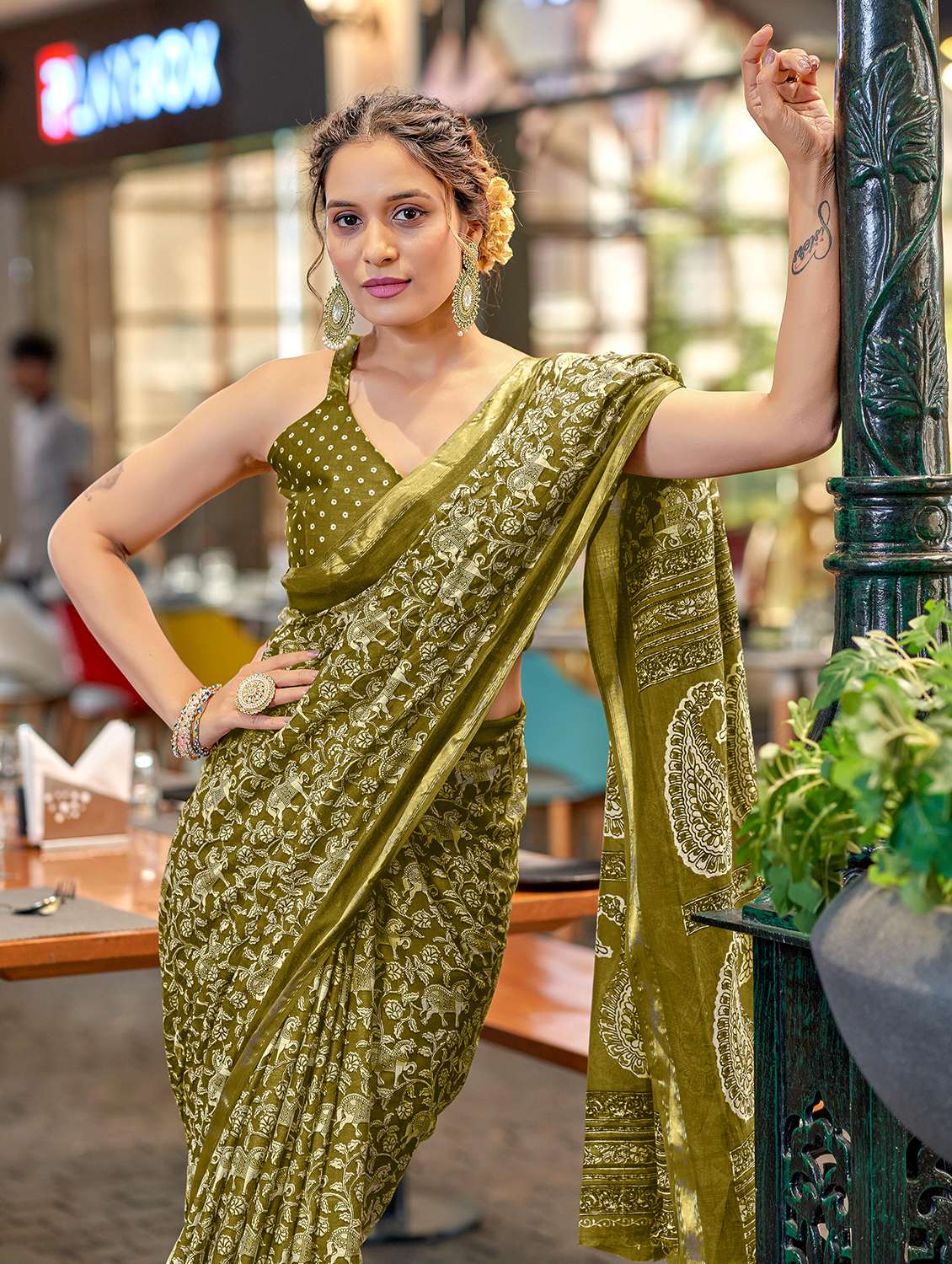 women printed casual wear saree with blouse - 22328736 -  Standard Image - 2