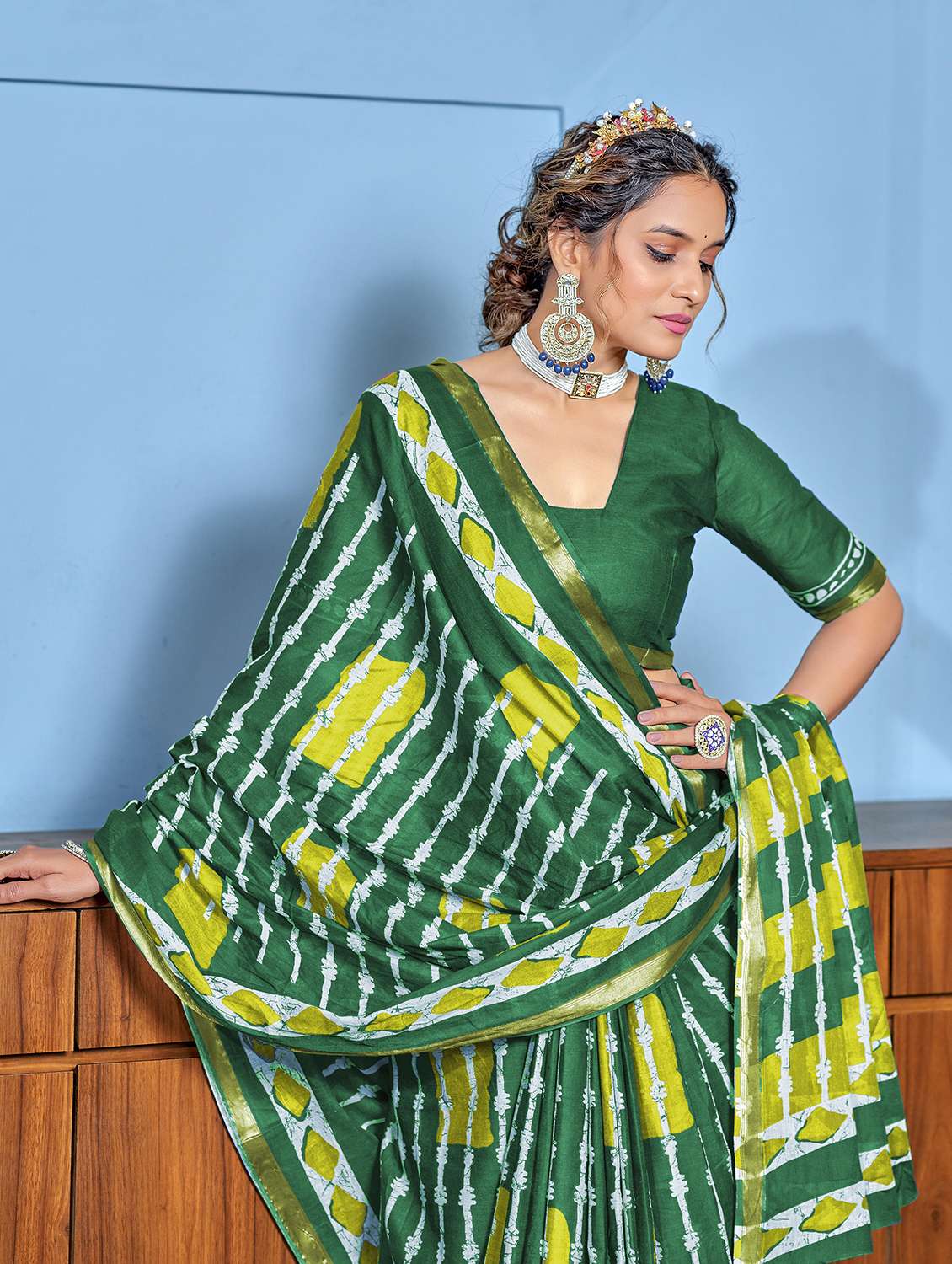 women printed casual wear saree with blouse - 22328740 -  Standard Image - 2