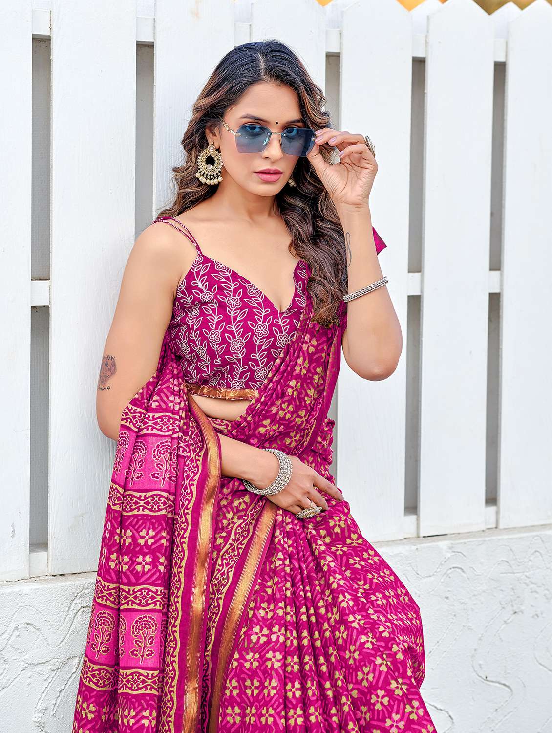 women printed casual wear saree with blouse - 22328746 -  Standard Image - 2