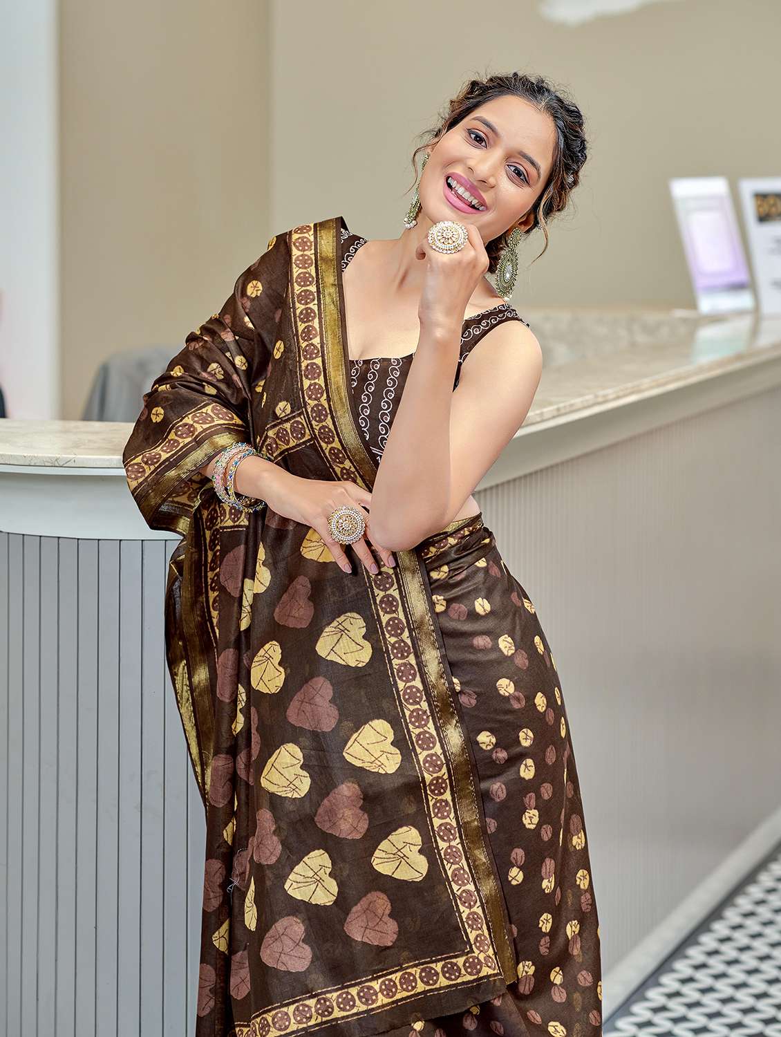 women printed casual wear saree with blouse - 22328749 -  Standard Image - 2