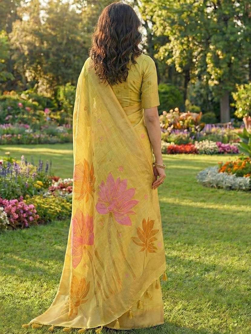 women self design handloom saree with blouse - 22329346 -  Standard Image - 2