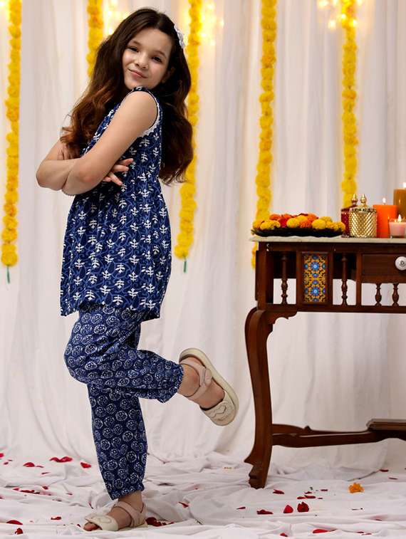 girls printed sleeveless kurta & salwar set - 22329522 -  Standard Image - 2
