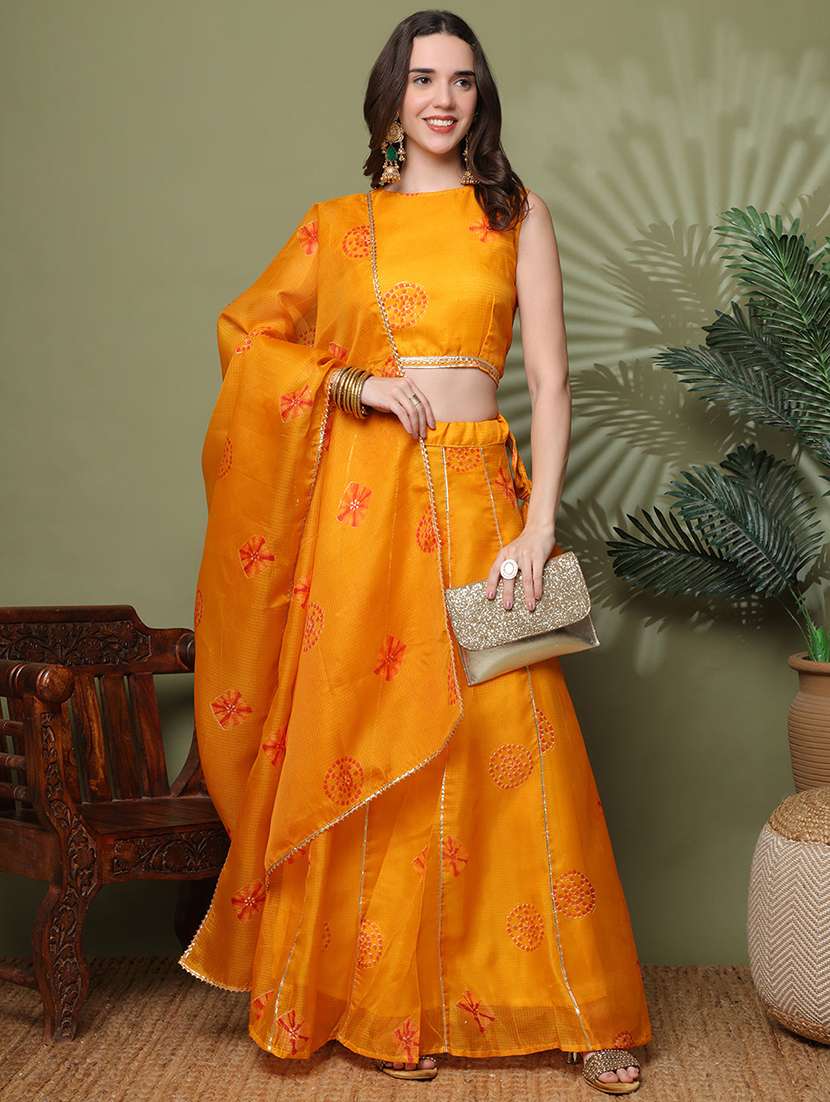 women printed sleeveless lehenga and choli set with dupatta