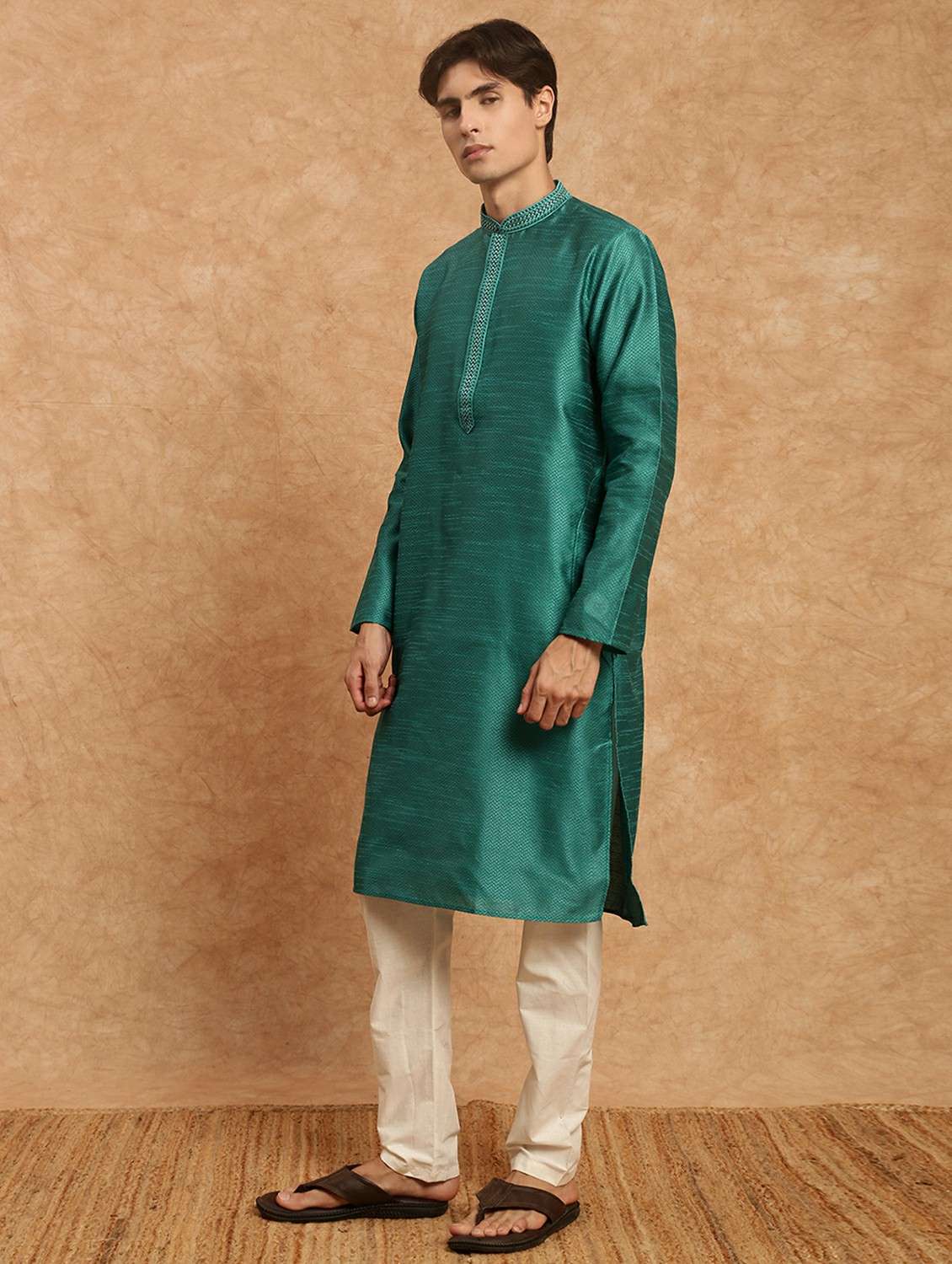 men self design mandarin neck long kurta - 22332198 -  Standard Image - 2