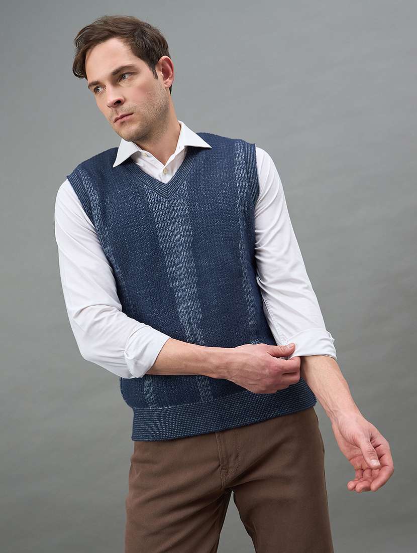 men self design sleeveless regualr fit reversible pullover - 22332376 -  Standard Image - 2