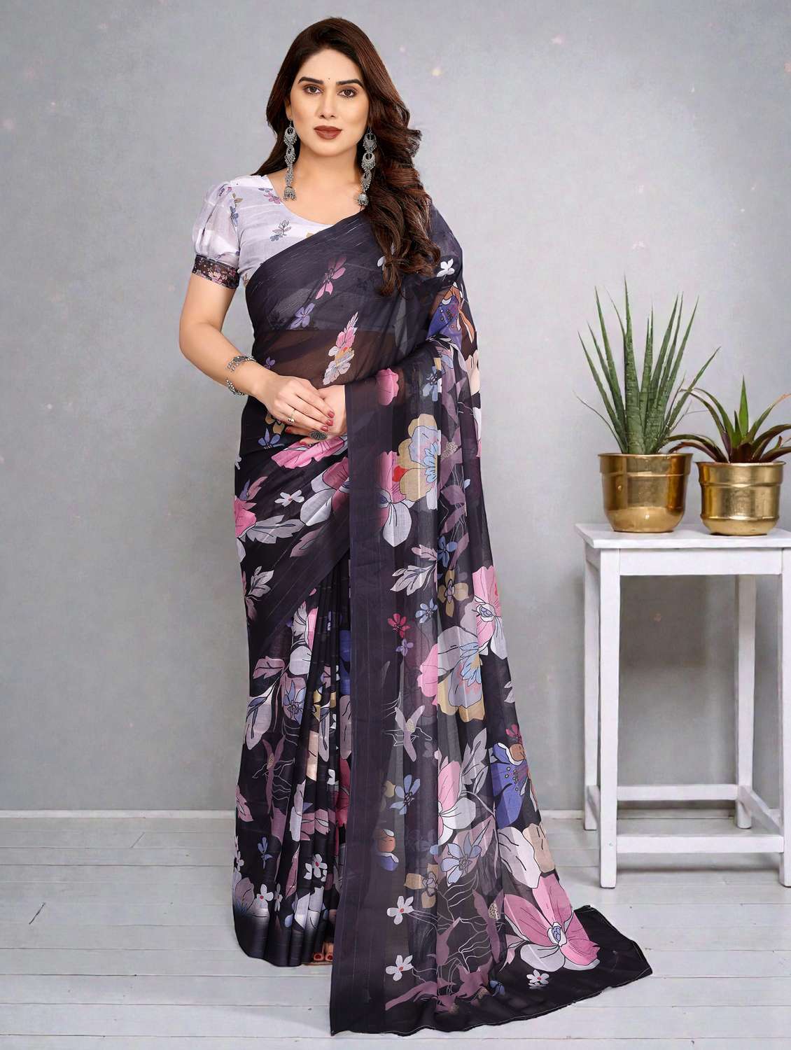 women printed casual wear saree with blouse