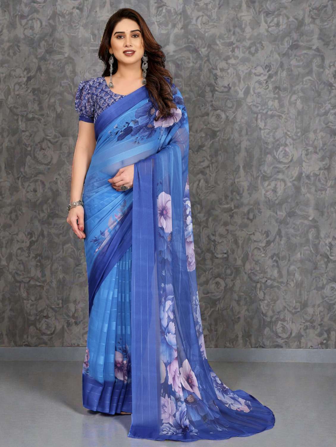 women printed casual wear saree with blouse