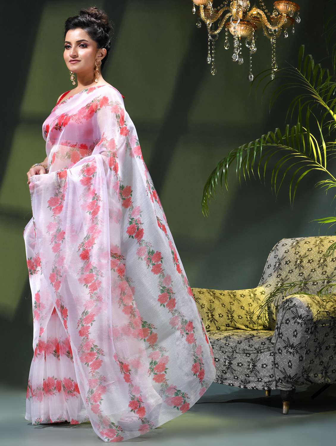 women floral printed saree - 22338203 -  Standard Image - 2
