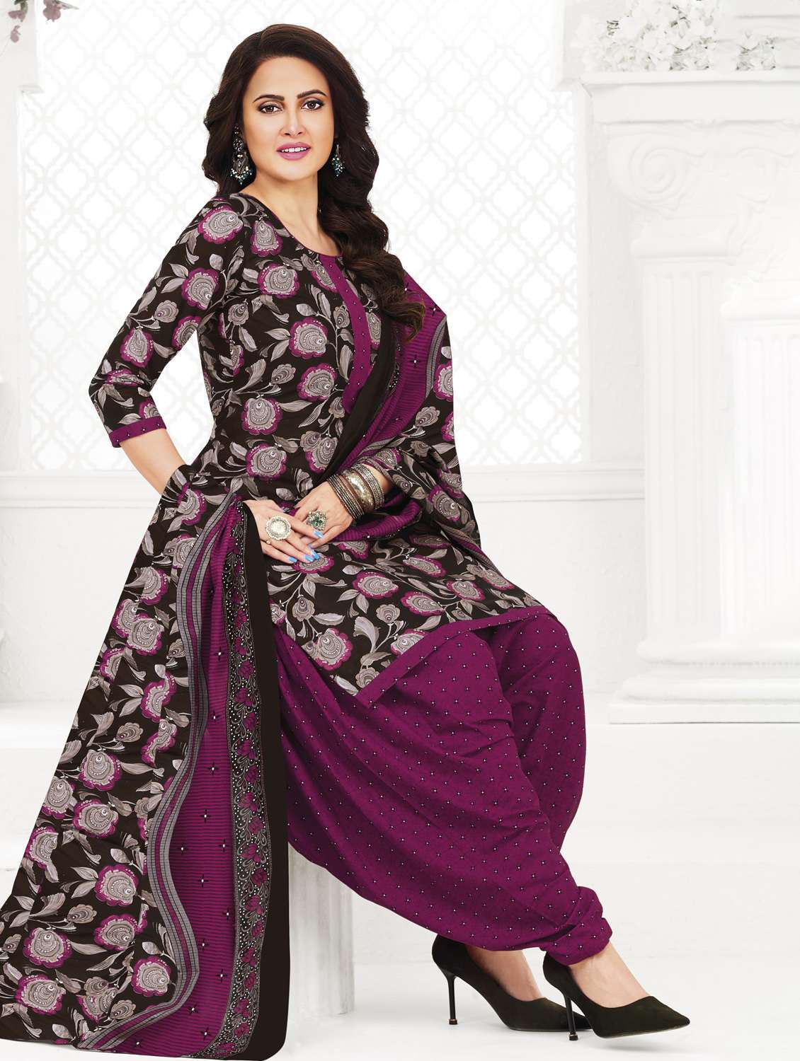 women printed three quarter sleeve kurta patiala with dupatta set