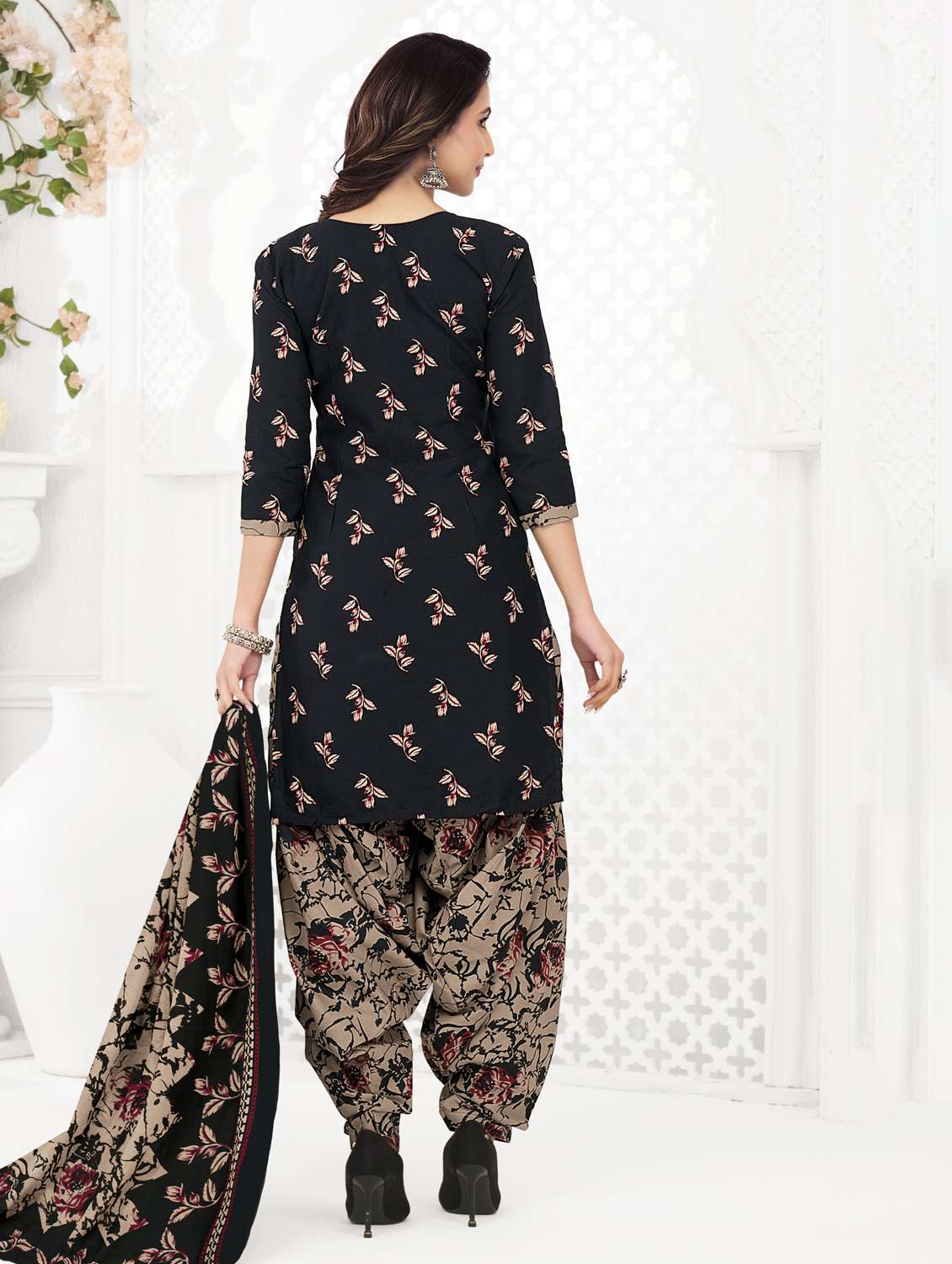 women printed three quarter sleeve kurta patiala with dupatta set - 22339337 -  Standard Image - 2
