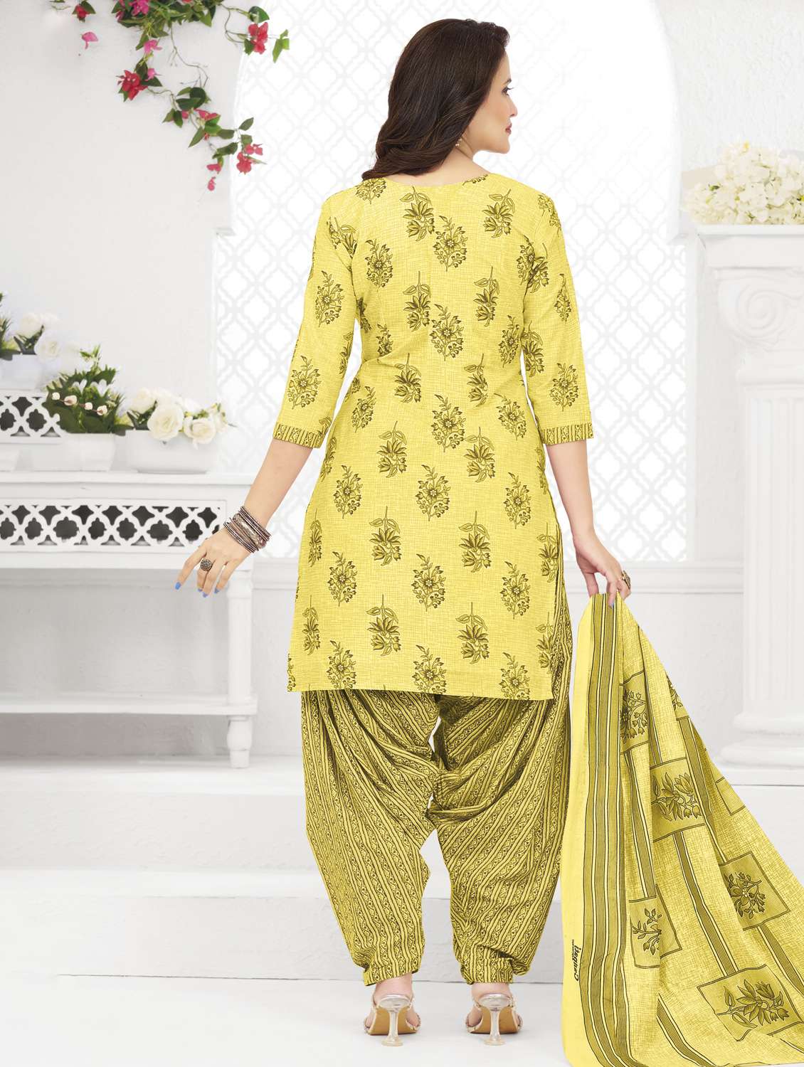 women printed three quarter sleeve kurta patiala with dupatta set - 22339346 -  Standard Image - 2