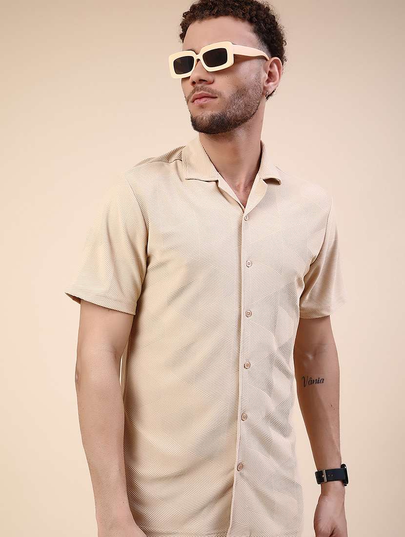 men self design short sleeve shorts & shirt co-ord set