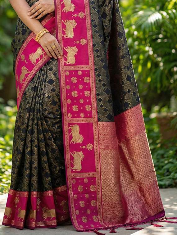 women self design kanjivaram saree with blouse - 22340776 -  Standard Image - 2