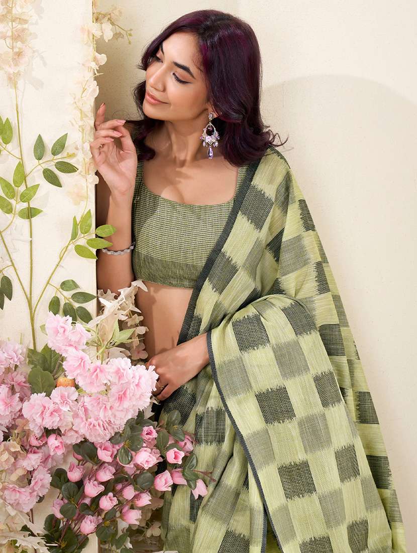 women checkered casual wear saree with blouse - 22340783 -  Standard Image - 2