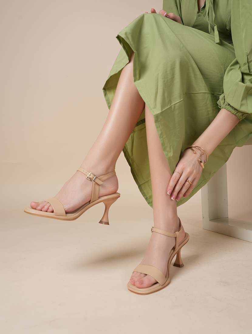 women solid back strap sandals - 22341129 -  Standard Image - 2