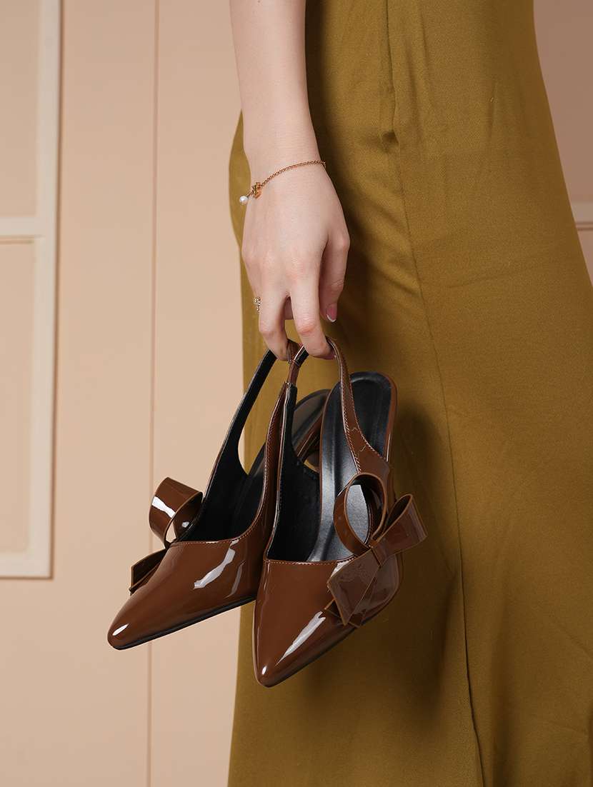 women solid back strap sandals - 22341140 -  Standard Image - 2