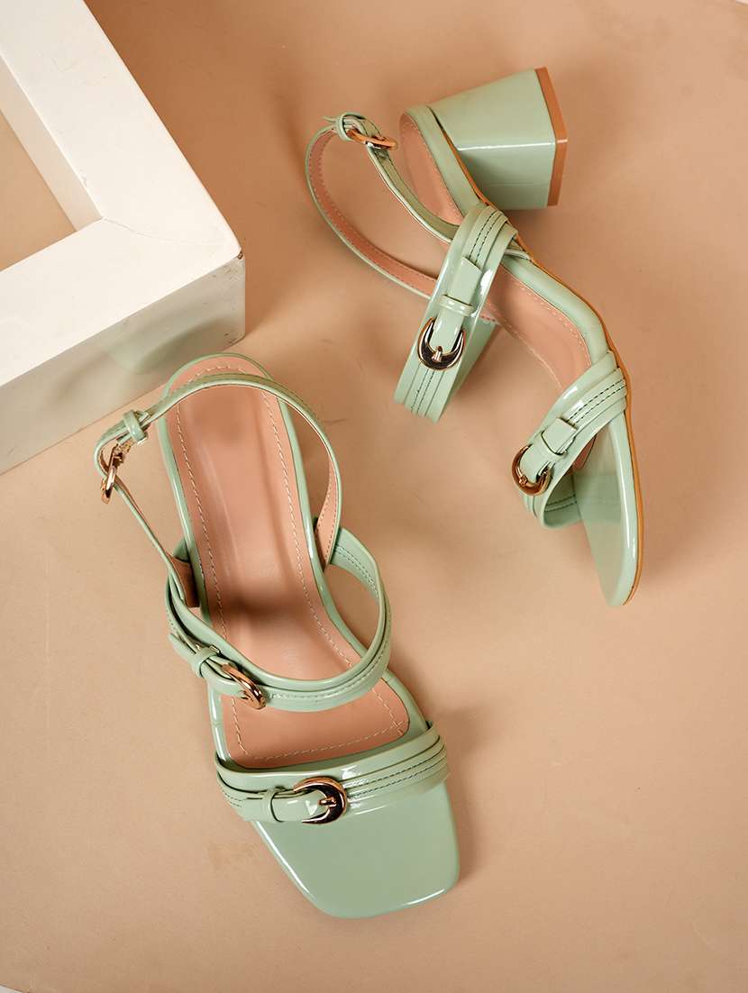 women solid back strap sandals