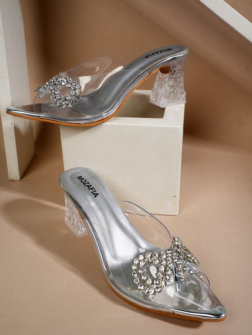 women slip on sandals