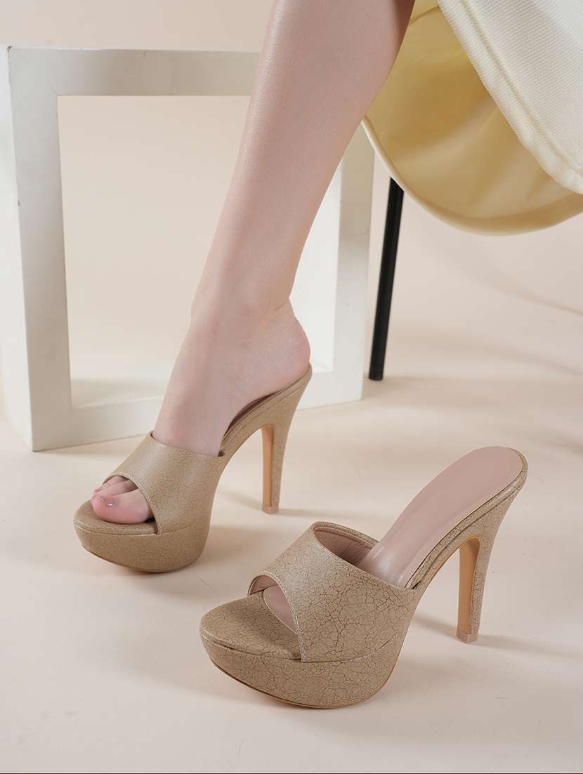 women slip on sandals - 22341356 -  Standard Image - 2