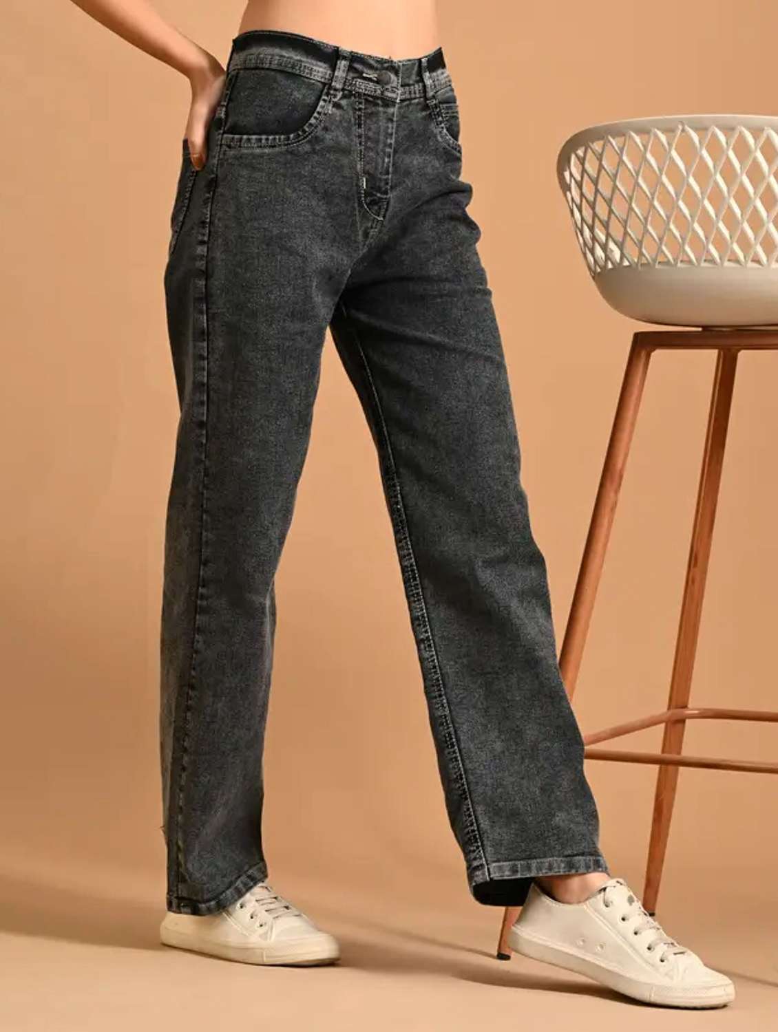 women solid mid rise straight jean