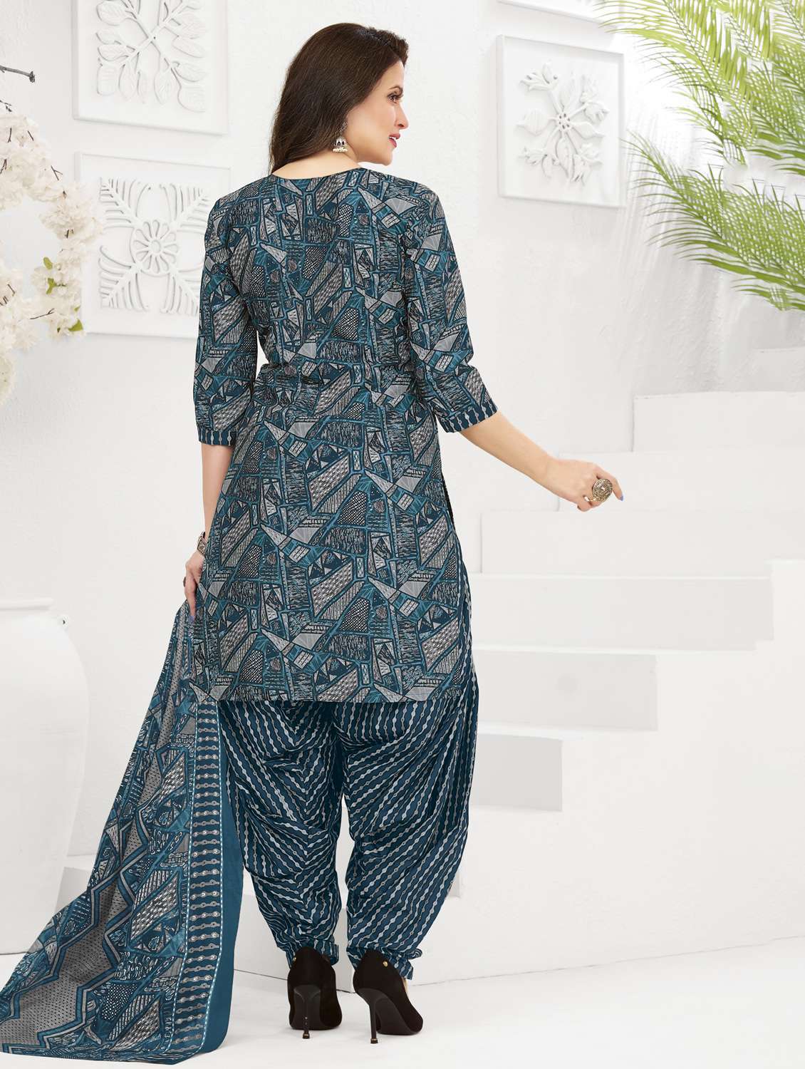 women printed three quarter sleeve kurta patiala with dupatta set - 22345712 -  Standard Image - 2