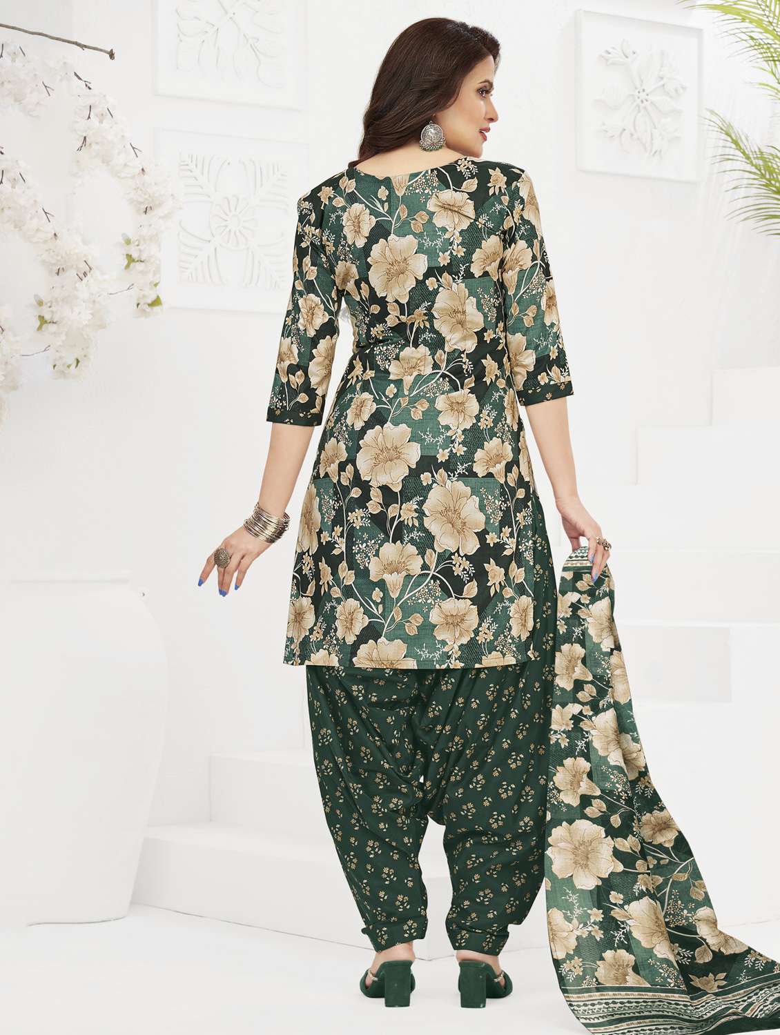 women printed three quarter sleeve kurta patiala with dupatta set - 22345718 -  Standard Image - 2
