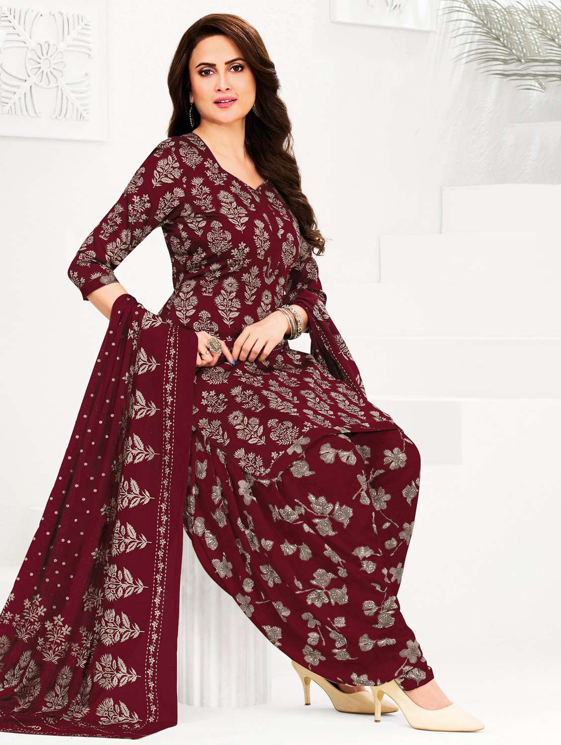 women printed three quarter sleeve kurta patiala with dupatta set