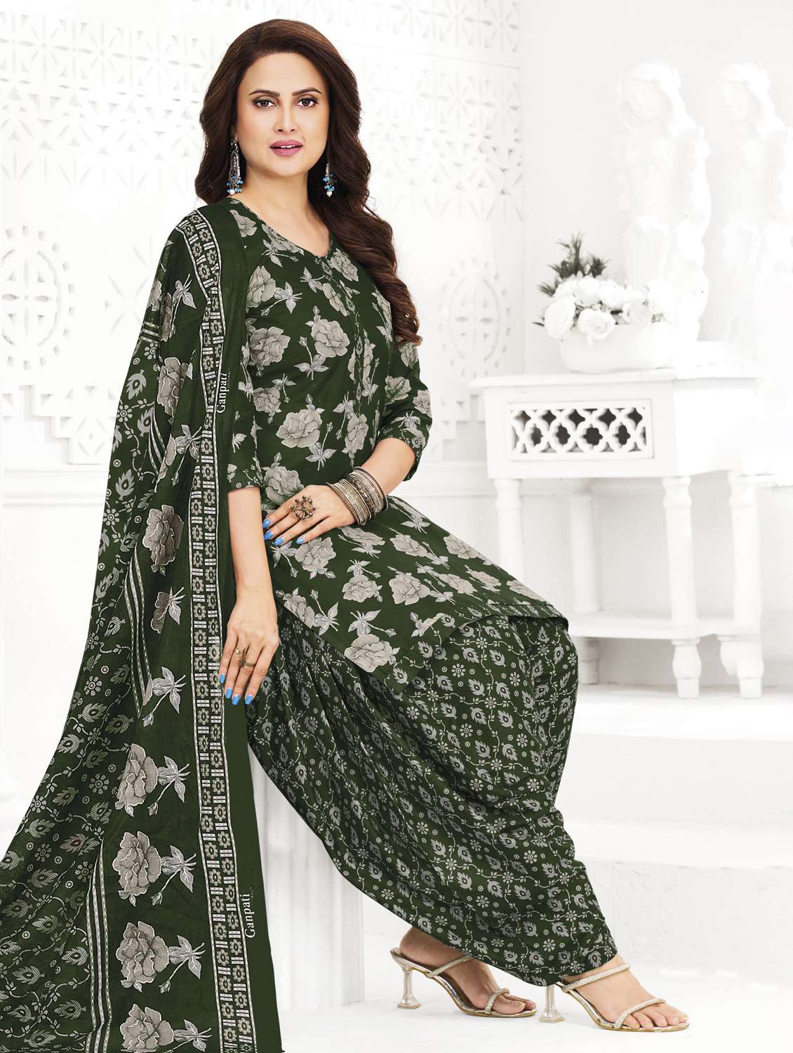 women printed three quarter sleeve kurta patiala with dupatta set