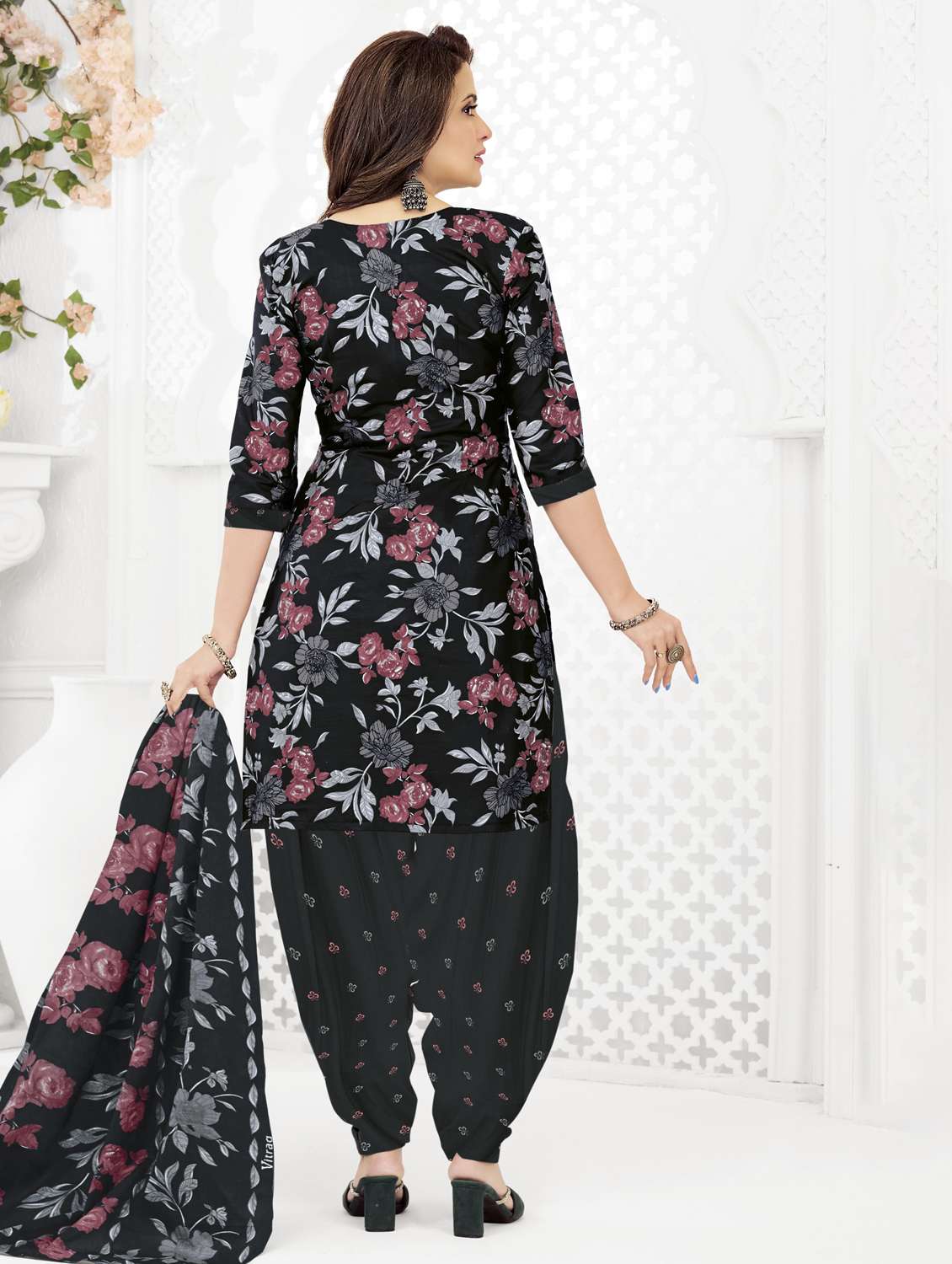 women printed three quarter sleeve kurta patiala with dupatta set - 22345746 -  Standard Image - 2